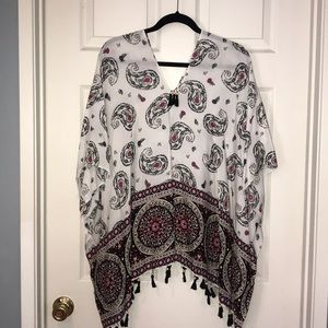 Boutique poncho top NWOT with beaded tassels